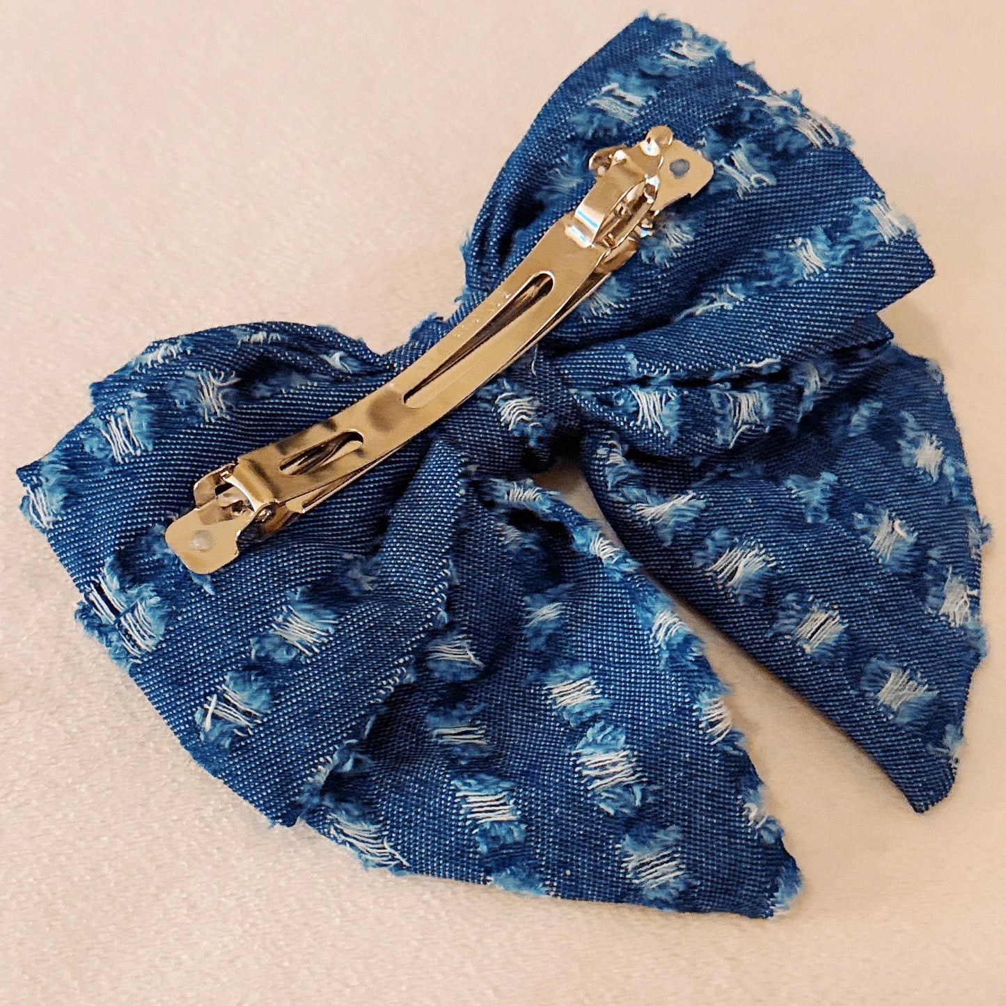 80'S Vibe Distressed Jean Bow Hair Clip