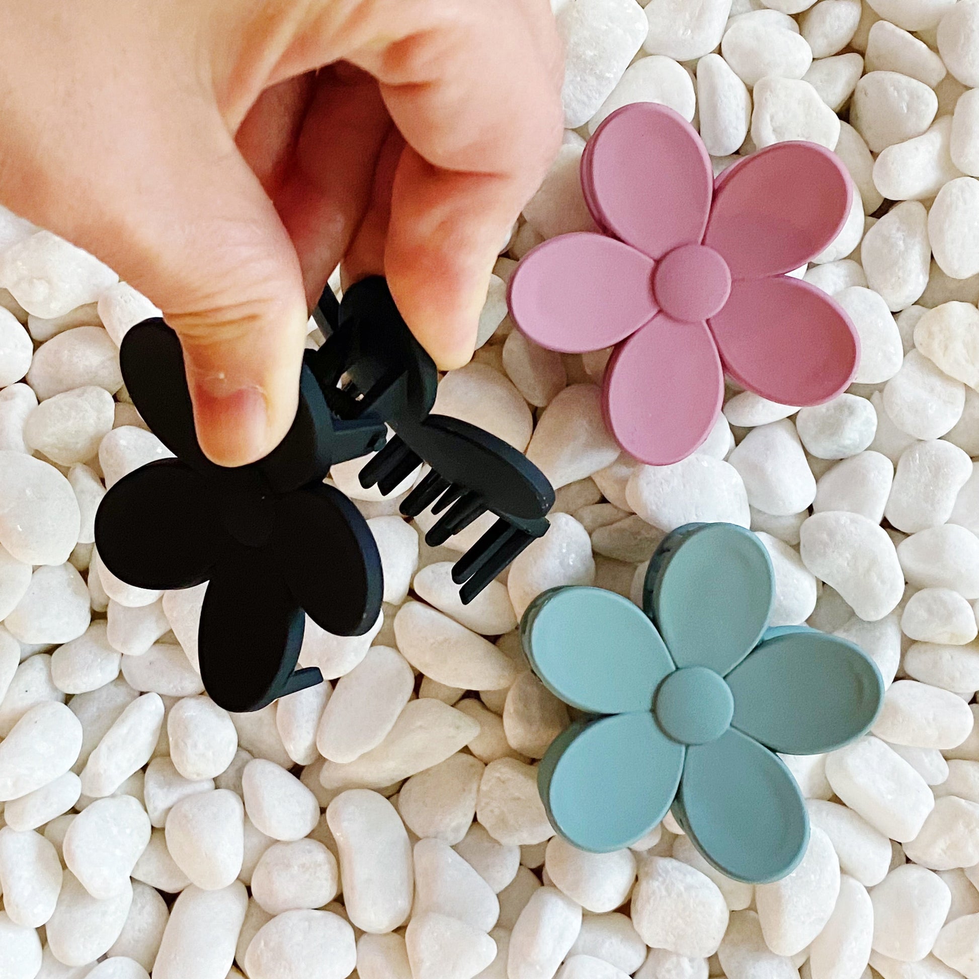 Smaller Daisy Days Hair Claw Set of 3